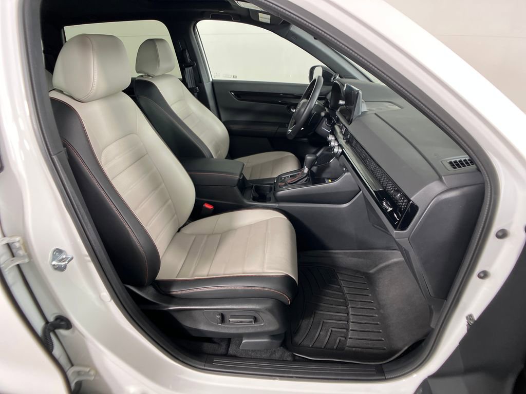Used 2025 Honda CR-V Sport Touring image 5