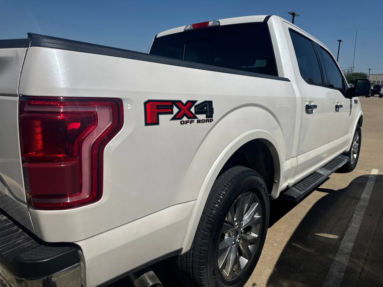 Used 2017 Ford F150 Lariat w/ Equipment Group 502A Luxury AWD/4WD image 5