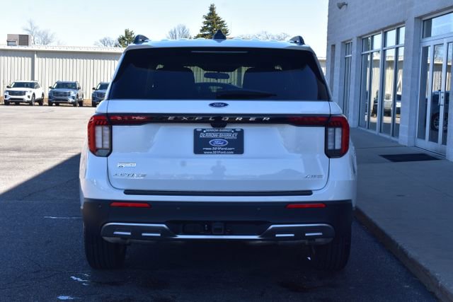 New 2026 Ford Explorer Active w/ Active Comfort Package image 5