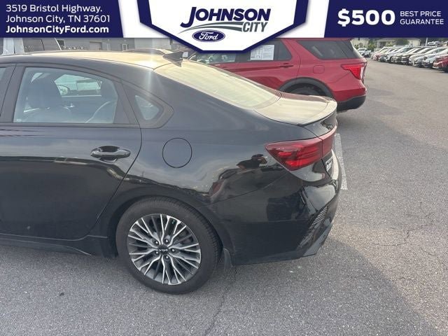 Used 2023 Kia Forte GT-Line w/ GT-Line Premium Package FWD image 4