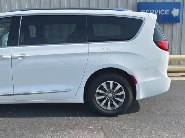 Used 2020 Chrysler Pacifica Touring-L Plus w/ Advanced Safetytec Group FWD image 28