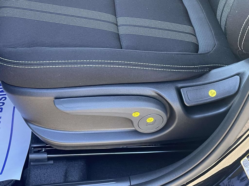 New 2026 Hyundai Venue SEL FWD image 16