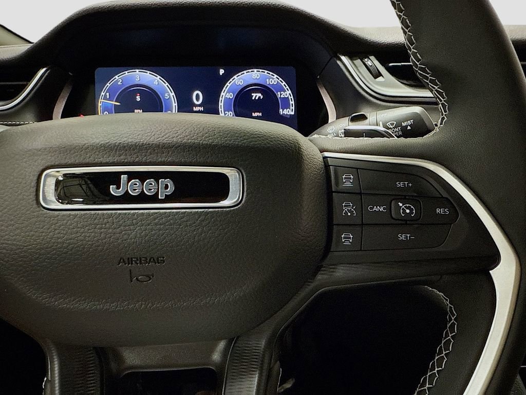New 2025 Jeep Grand Cherokee L Laredo image 33