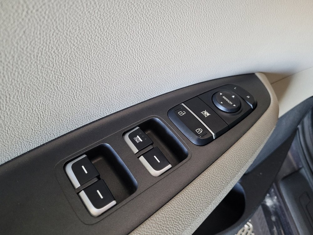 Used 2017 Kia Optima LX FWD image 27
