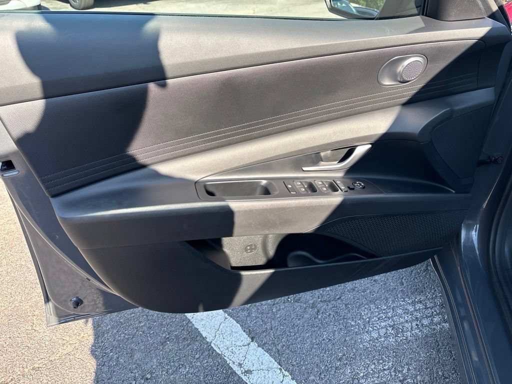 Certified 2024 Hyundai Elantra SEL FWD image 17