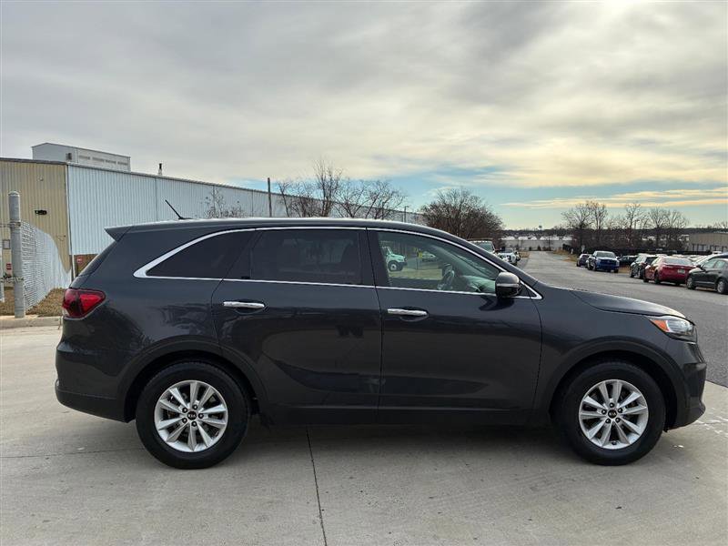 Used 2019 Kia Sorento LX image 4