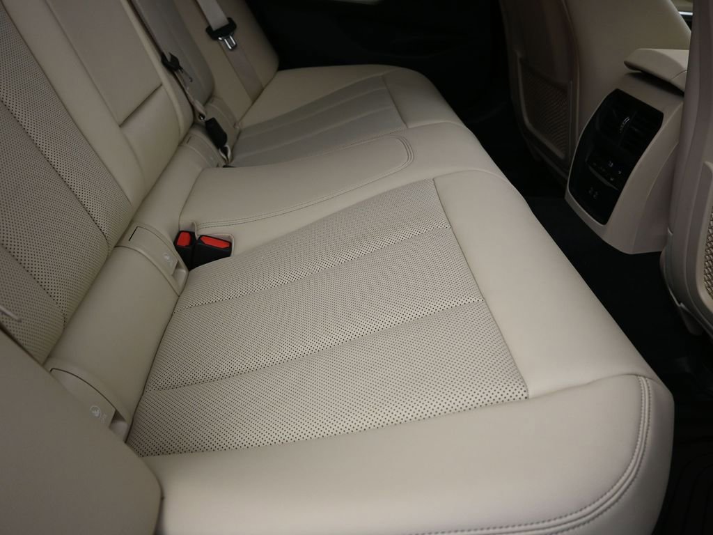 Used 2022 BMW 330i Sedan w/ Premium Package 2 image 22