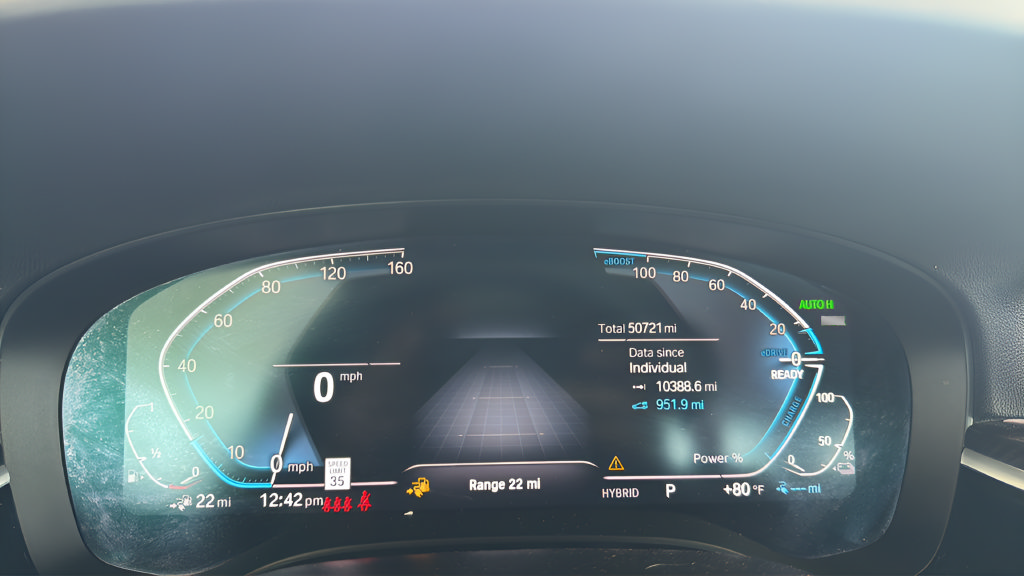Used 2023 BMW 530e xDrive AWD/4WD image 10