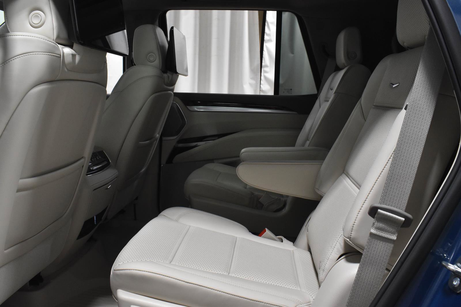 New 2026 Cadillac Escalade Platinum Sport w/ LPO, ONYX Package image 4