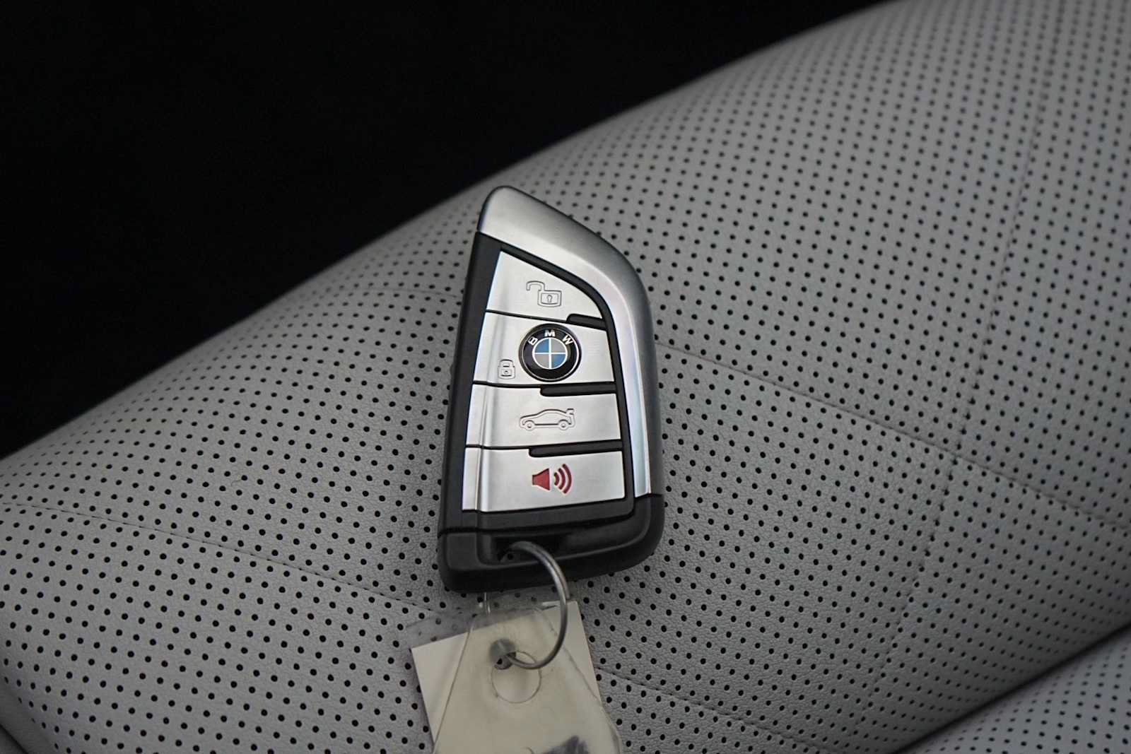 Used 2023 BMW X5 M50i w/ Parking Assistance Package AWD/4WD image 28