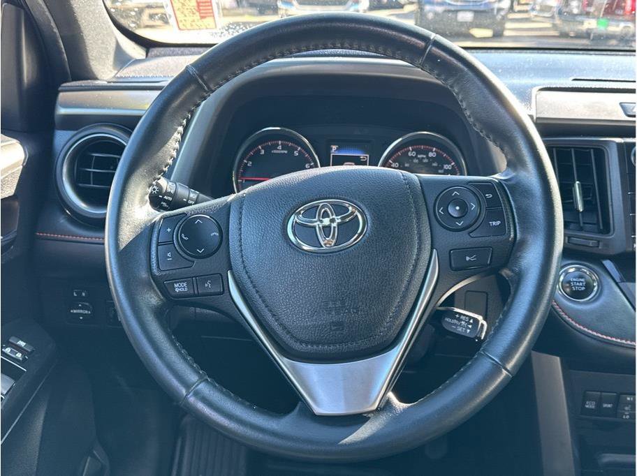 Used 2018 Toyota RAV4 SE w/ Power Extra Value Package image 16