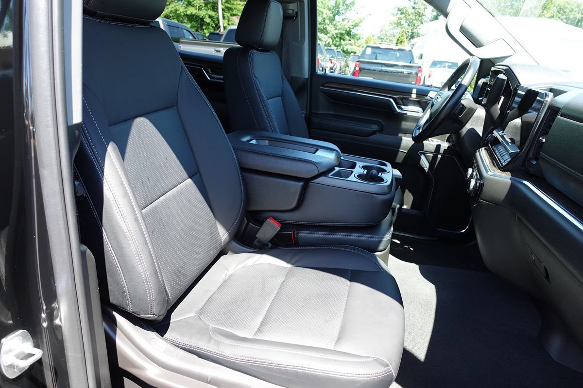 Used 2024 Chevrolet Silverado 1500 LT AWD/4WD image 34