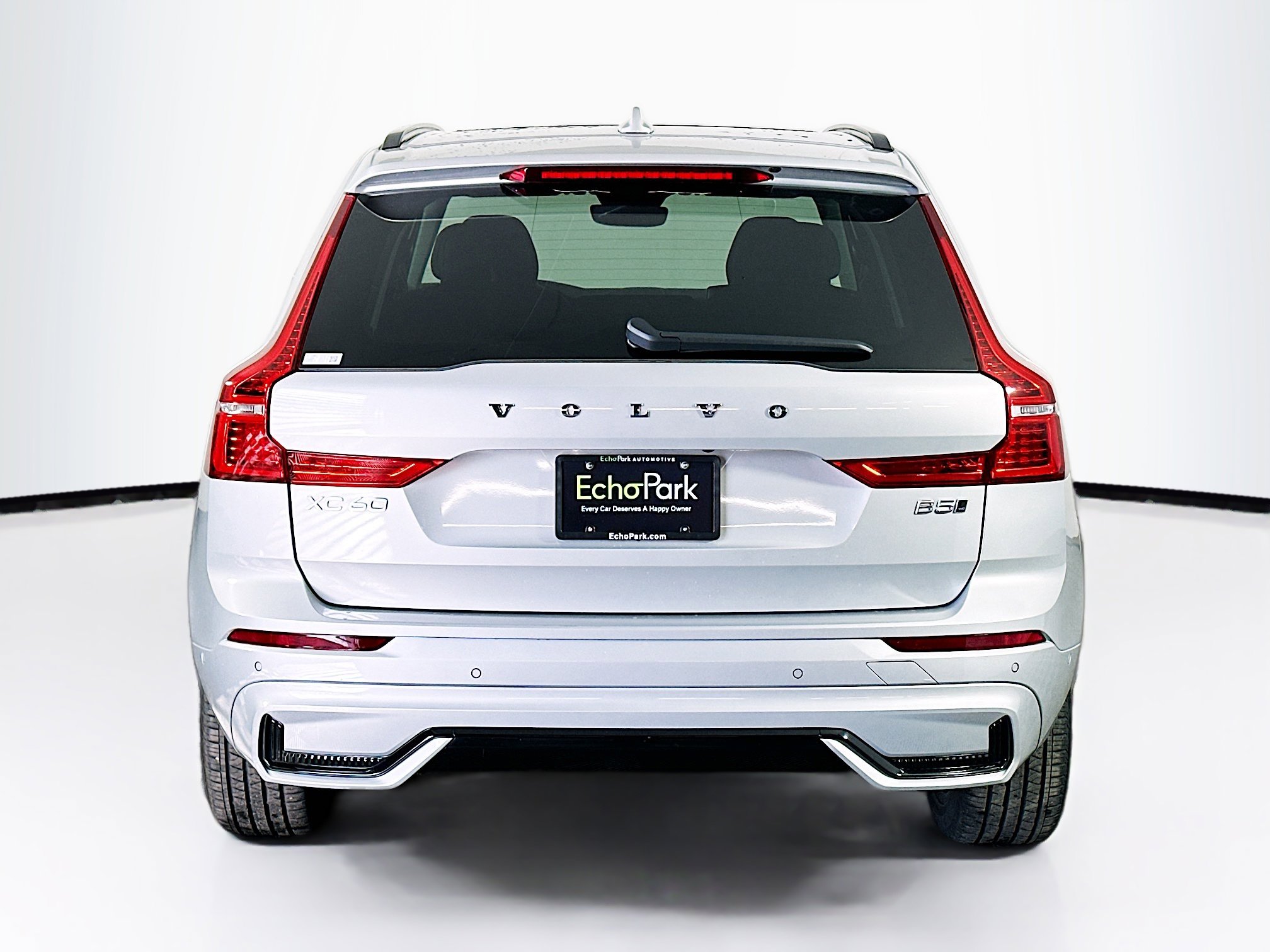 Used 2025 Volvo XC60 B5 Plus image 7