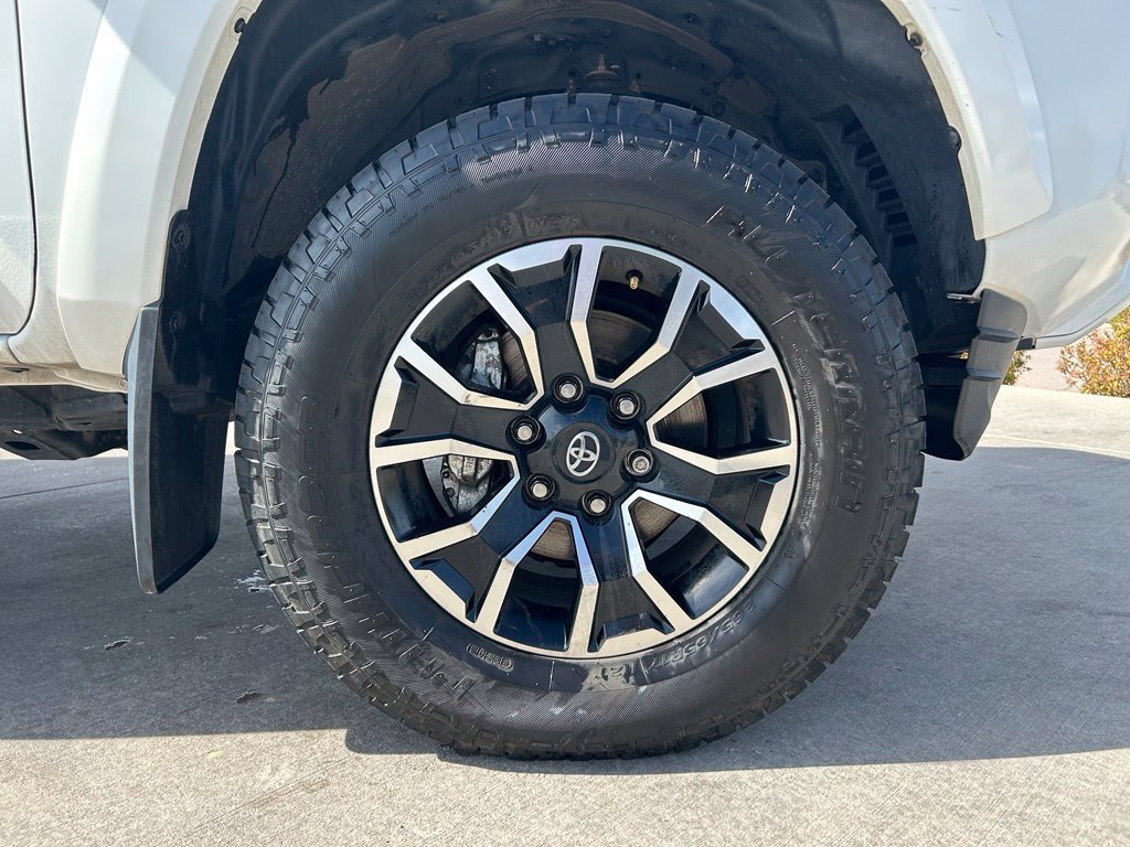 Used 2023 Toyota Tacoma TRD Sport AWD/4WD image 32