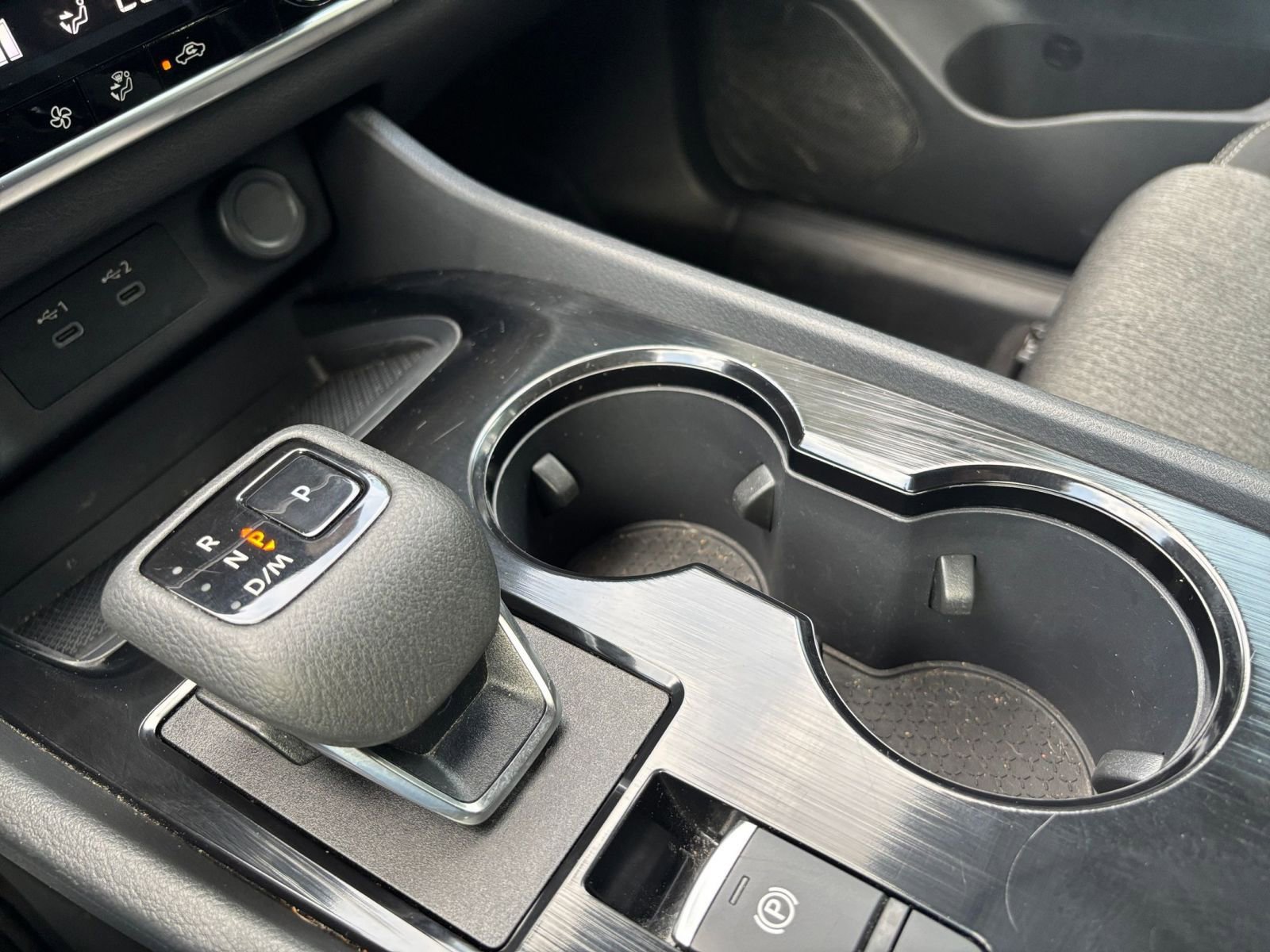 Used 2025 Nissan Rogue SV FWD image 36
