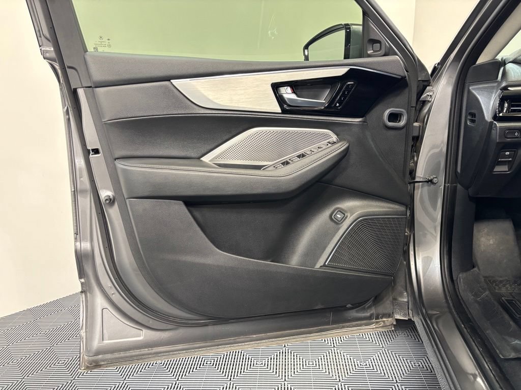 Used 2024 Acura MDX SH-AWD image 11