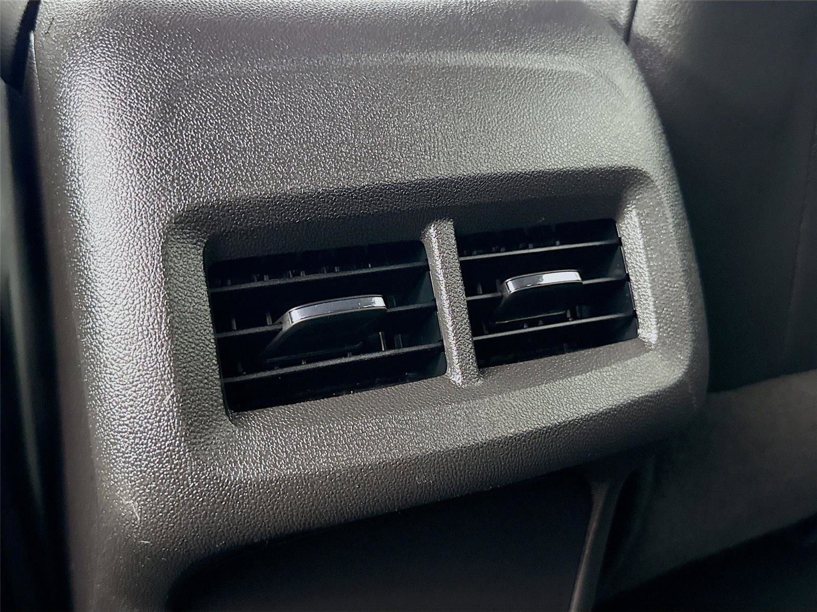 Used 2023 Chevrolet Equinox RS AWD/4WD image 25
