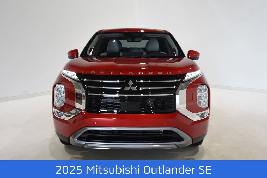 New 2025 Mitsubishi Outlander SE image 2