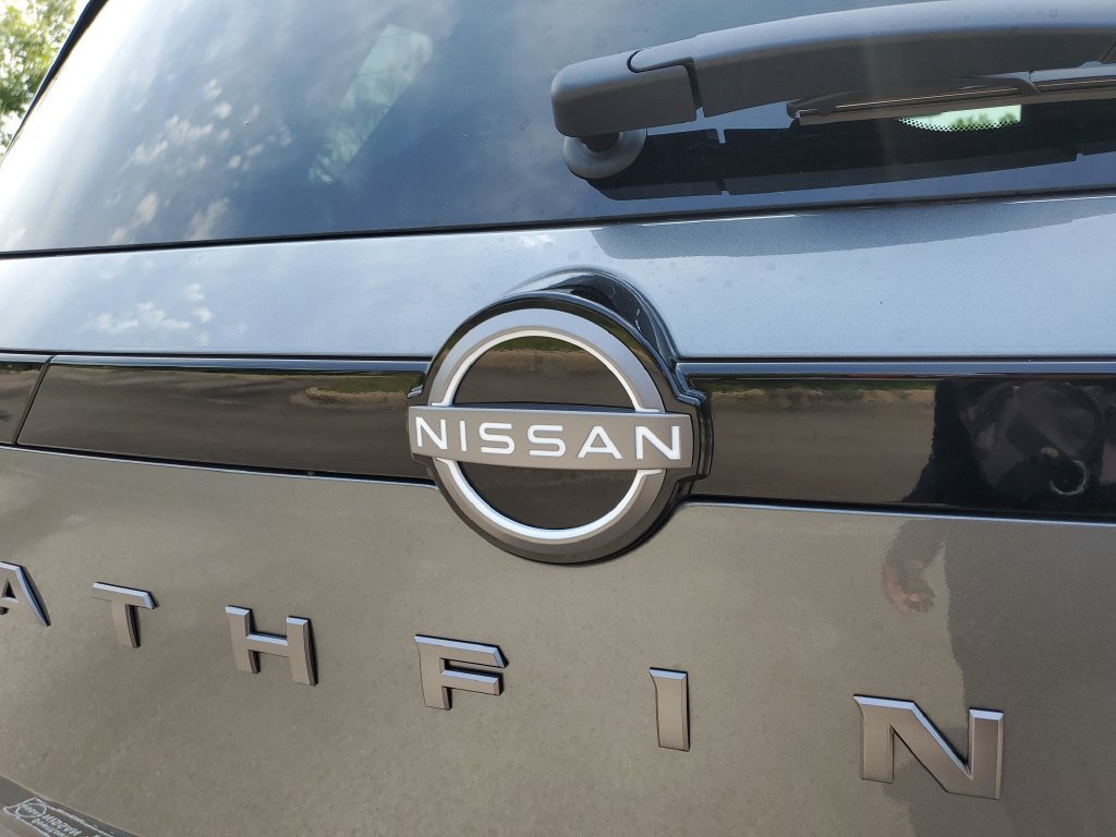 New 2026 Nissan Pathfinder SL FWD image 8