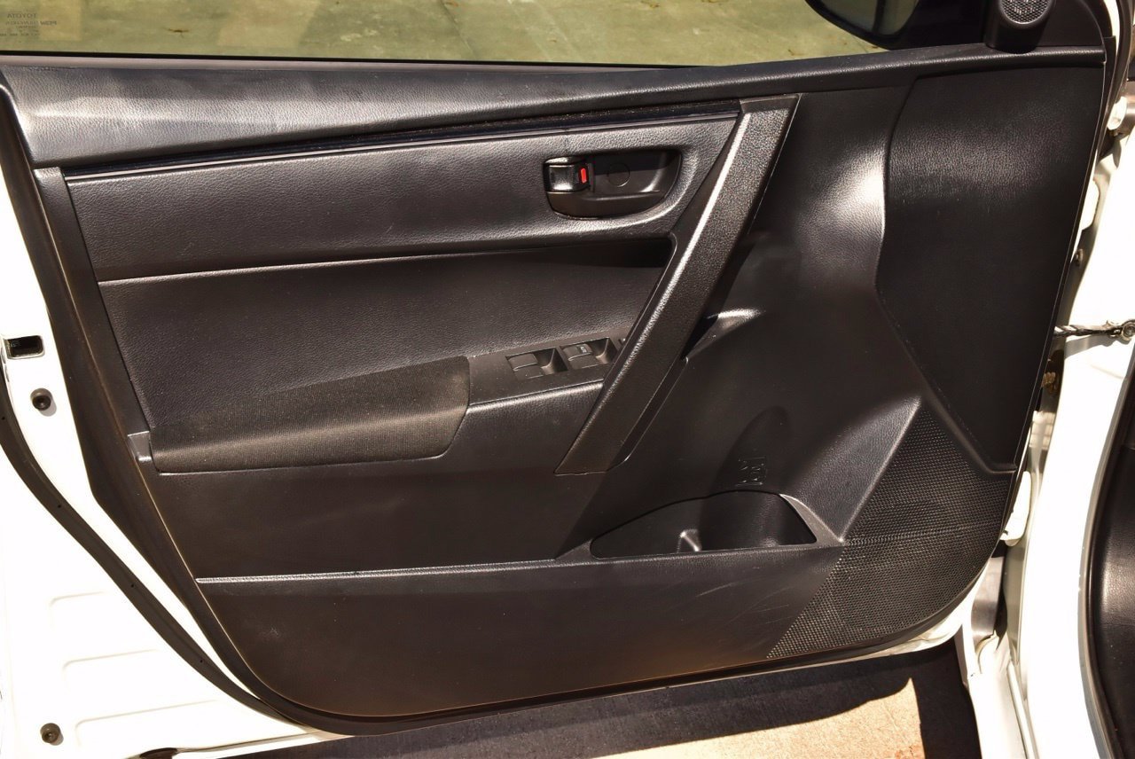 Used 2018 Toyota Corolla L FWD image 32