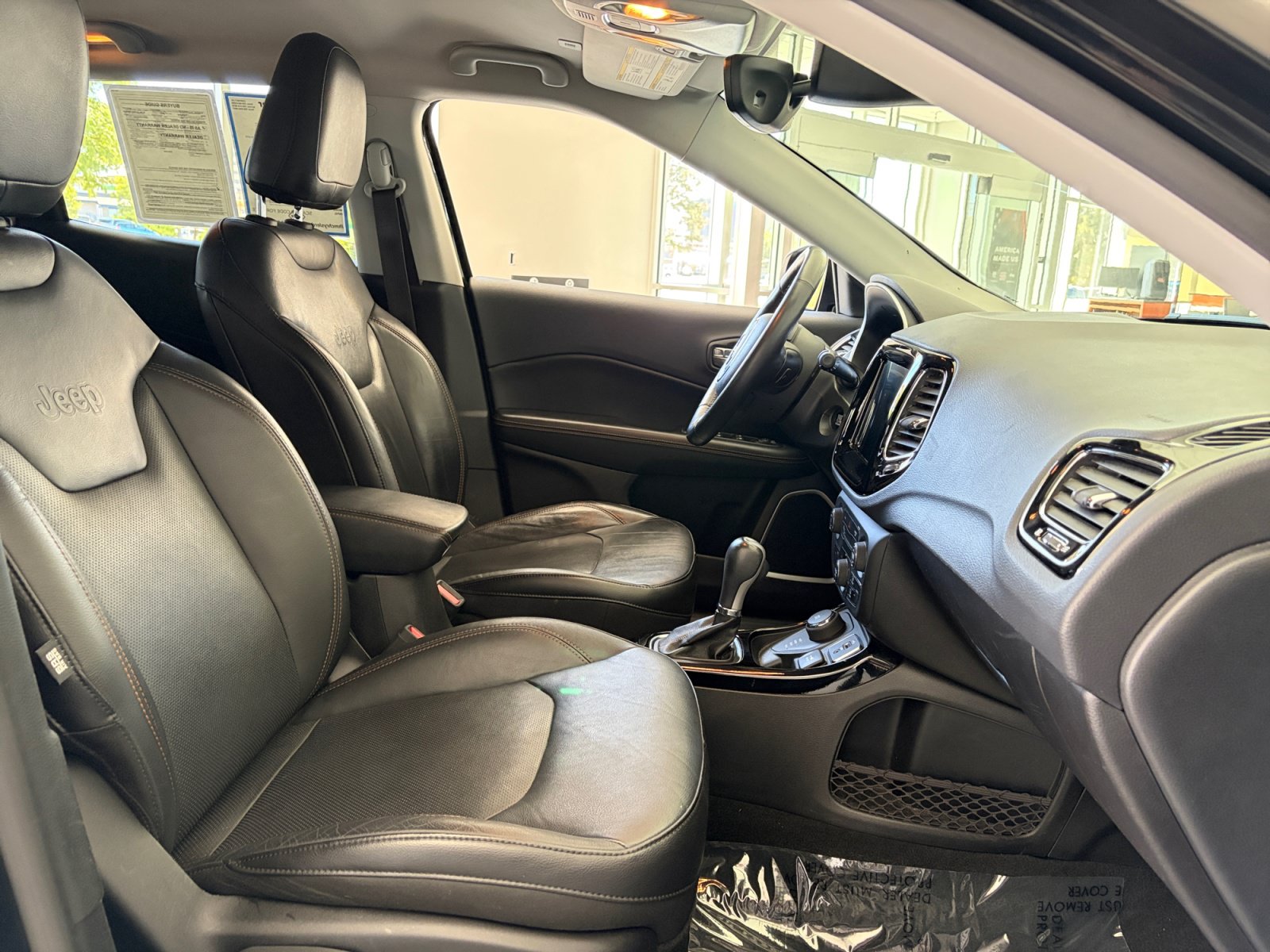 Used 2017 Jeep Compass Limited w/ Safe & Security Group AWD/4WD image 29