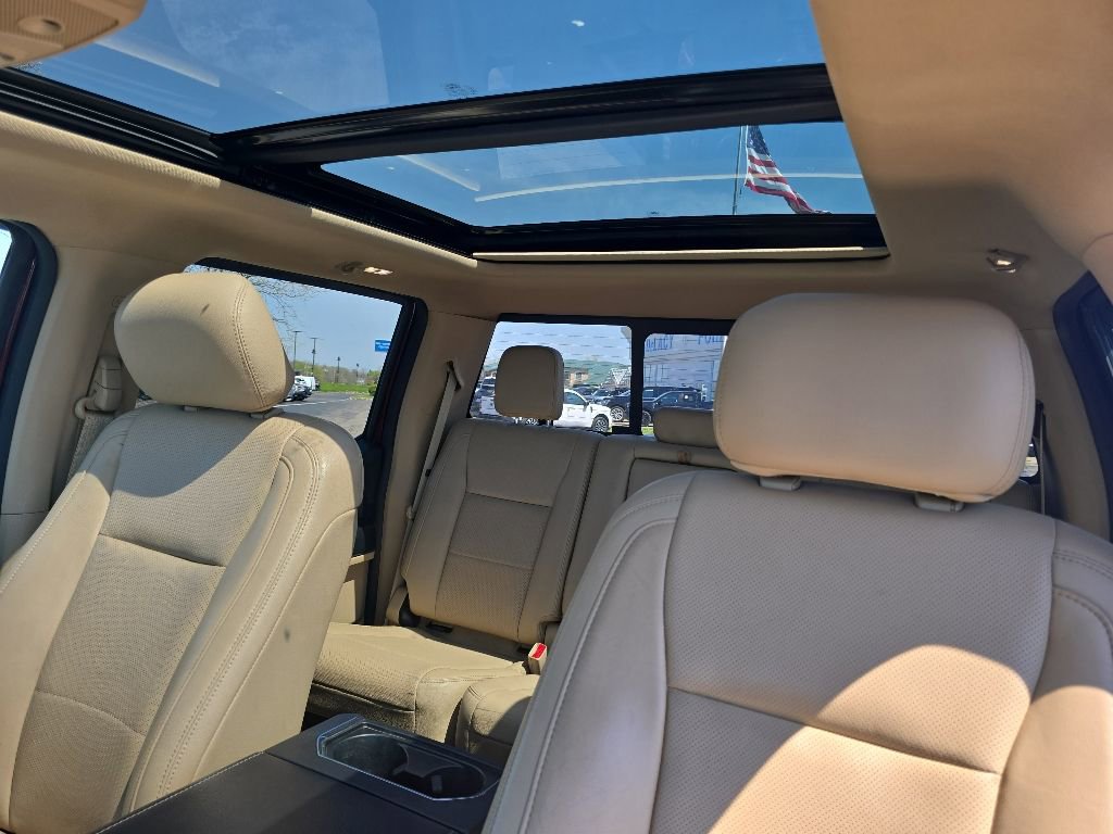 Used 2017 Ford F250 Lariat w/ Lariat Ultimate Package AWD/4WD image 32