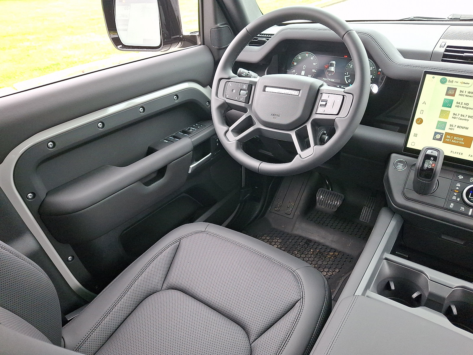 New 2026 Land Rover Defender 110 S AWD/4WD image 8