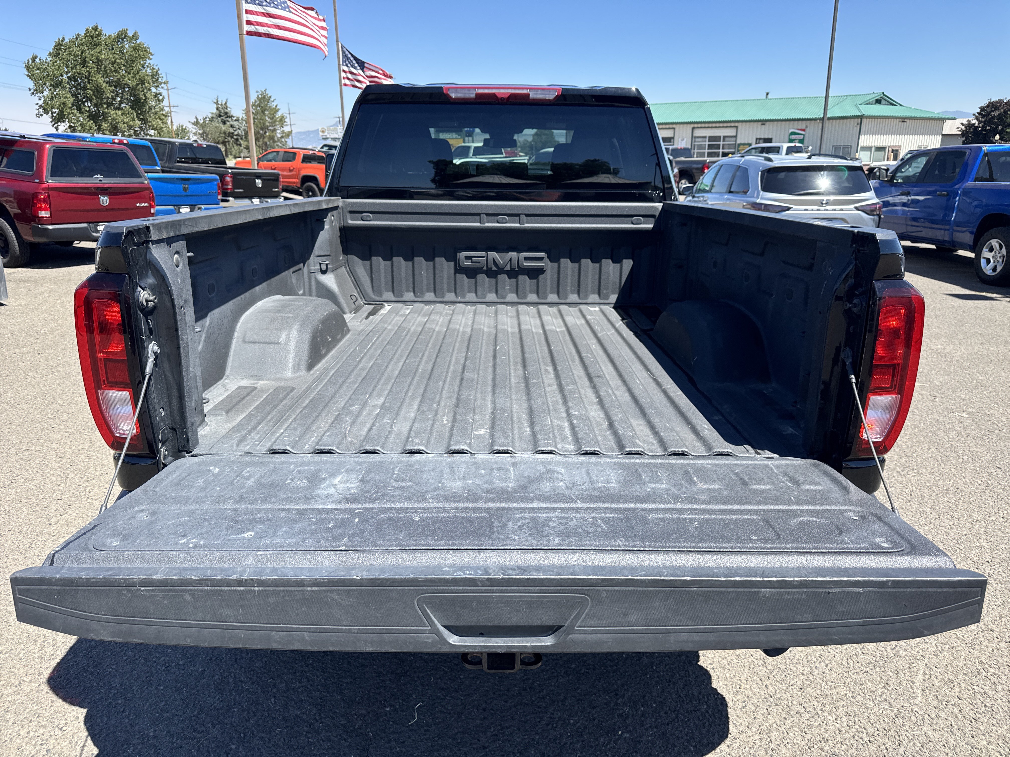 Used 2025 GMC Sierra 3500 SLE AWD/4WD image 5
