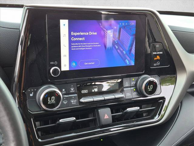 Used 2023 Toyota Highlander XLE FWD image 12