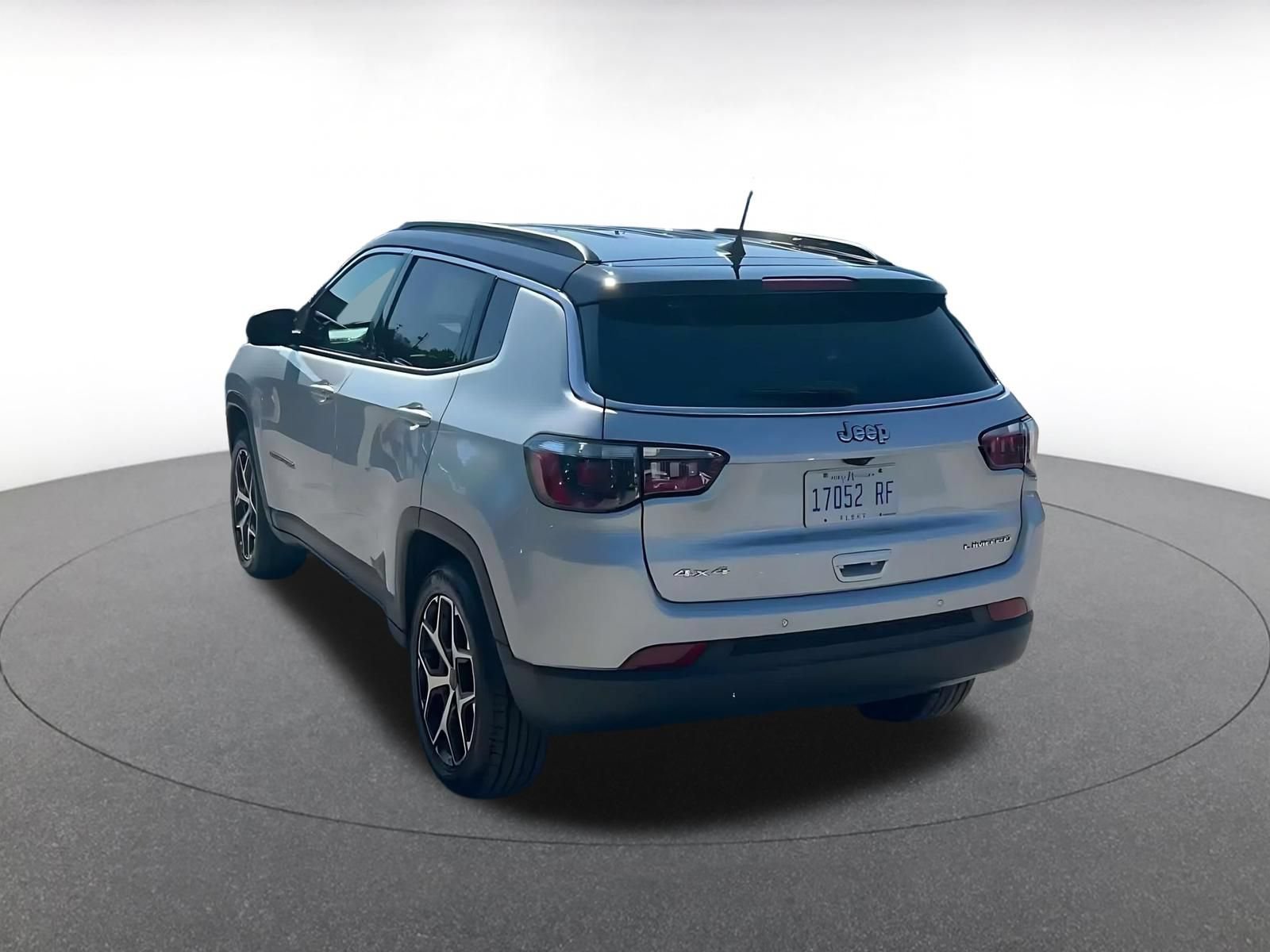 Used 2025 Jeep Compass Limited AWD/4WD image 10