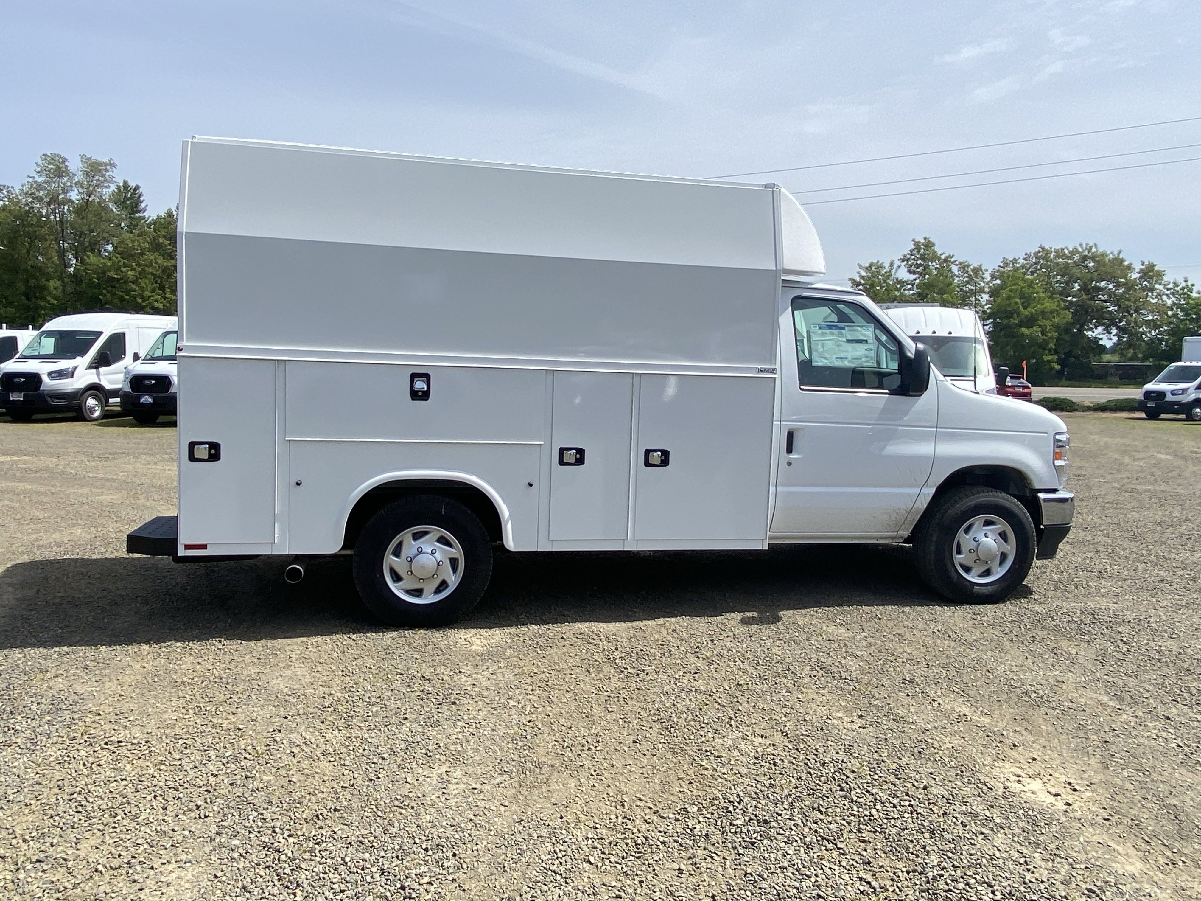 New 2026 Ford E-350 and Econoline 350 Super Duty w/ Power Equipment Group image 7