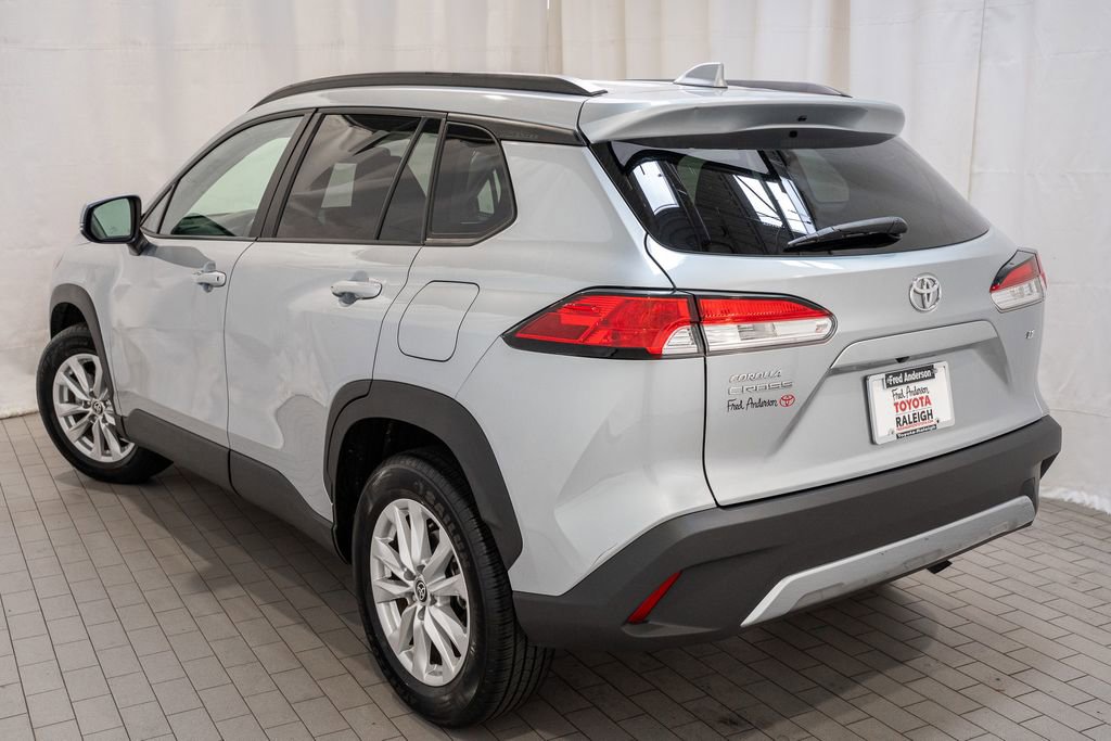 Used 2023 Toyota Corolla Cross LE image 4