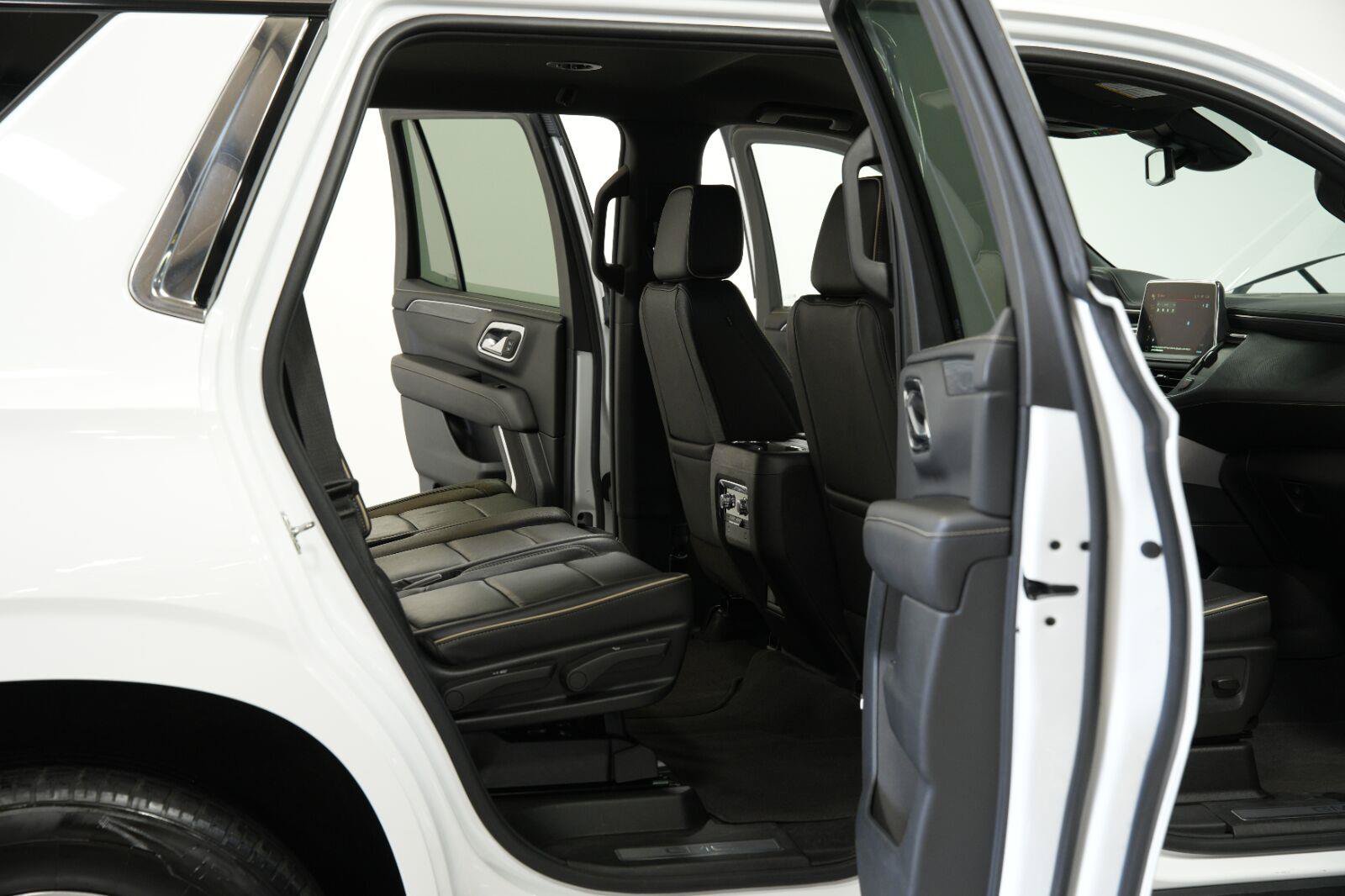 Certified 2024 GMC Yukon SLT AWD/4WD image 13