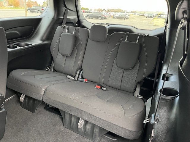 Used 2022 Chrysler Pacifica Touring image 31