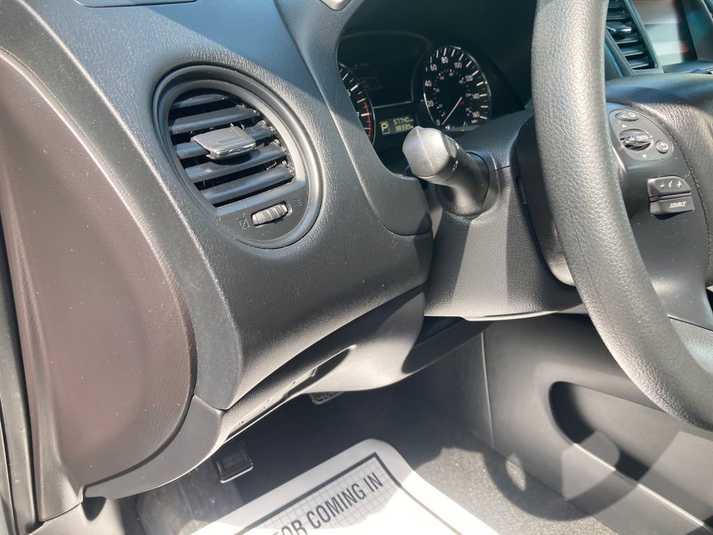 Used 2015 Nissan Pathfinder S image 19