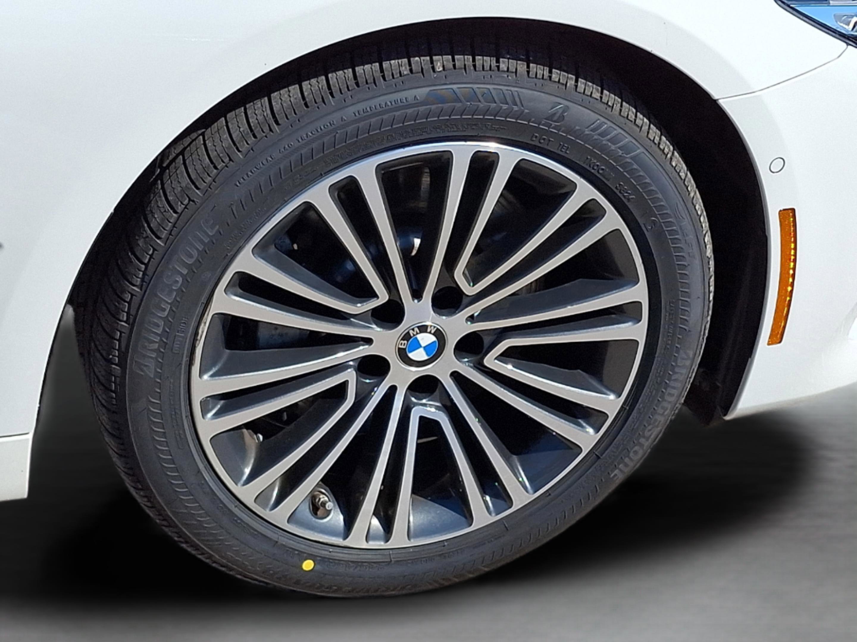 Used 2020 BMW 530i xDrive w/ Premium Package image 8