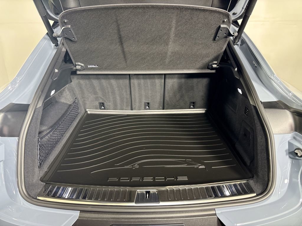Used 2024 Porsche Cayenne Coupe w/ Premium Package Plus image 22