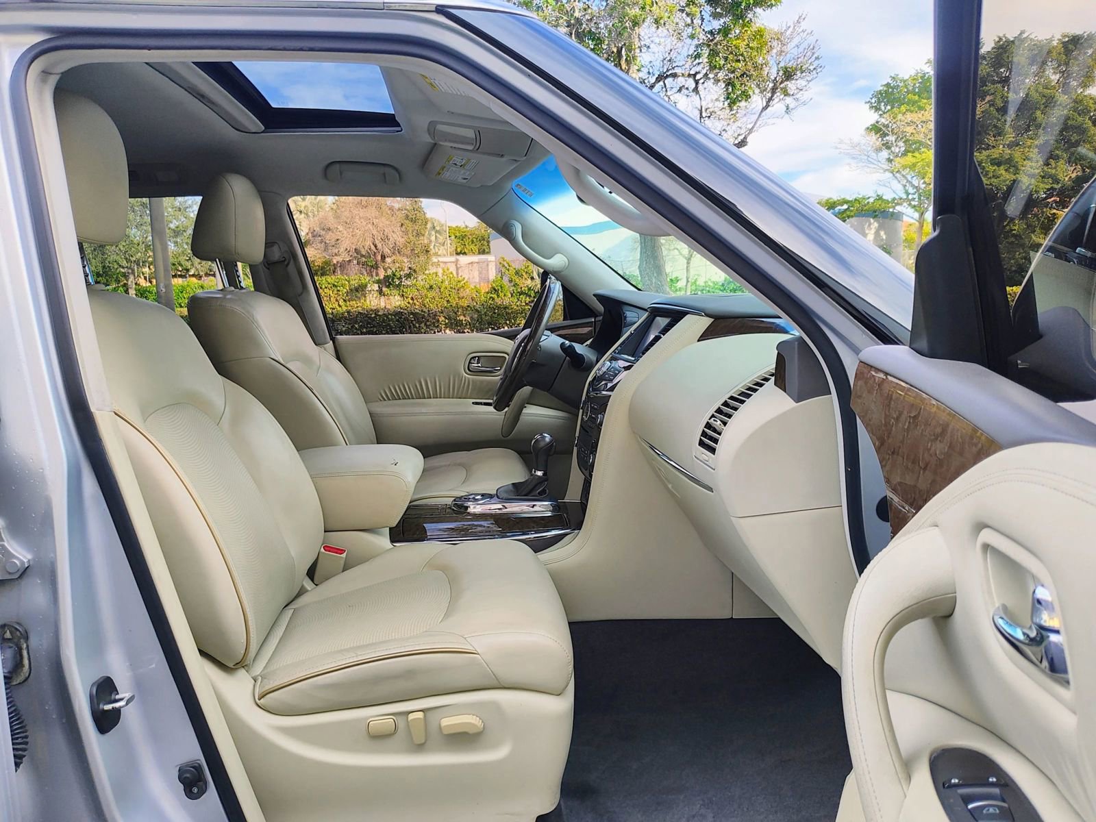 Used 2017 INFINITI QX80 Sport Utility 4D image 16