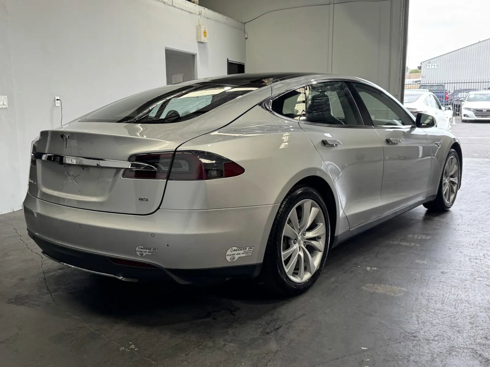 Used 2014 Tesla Model S 85 image 4