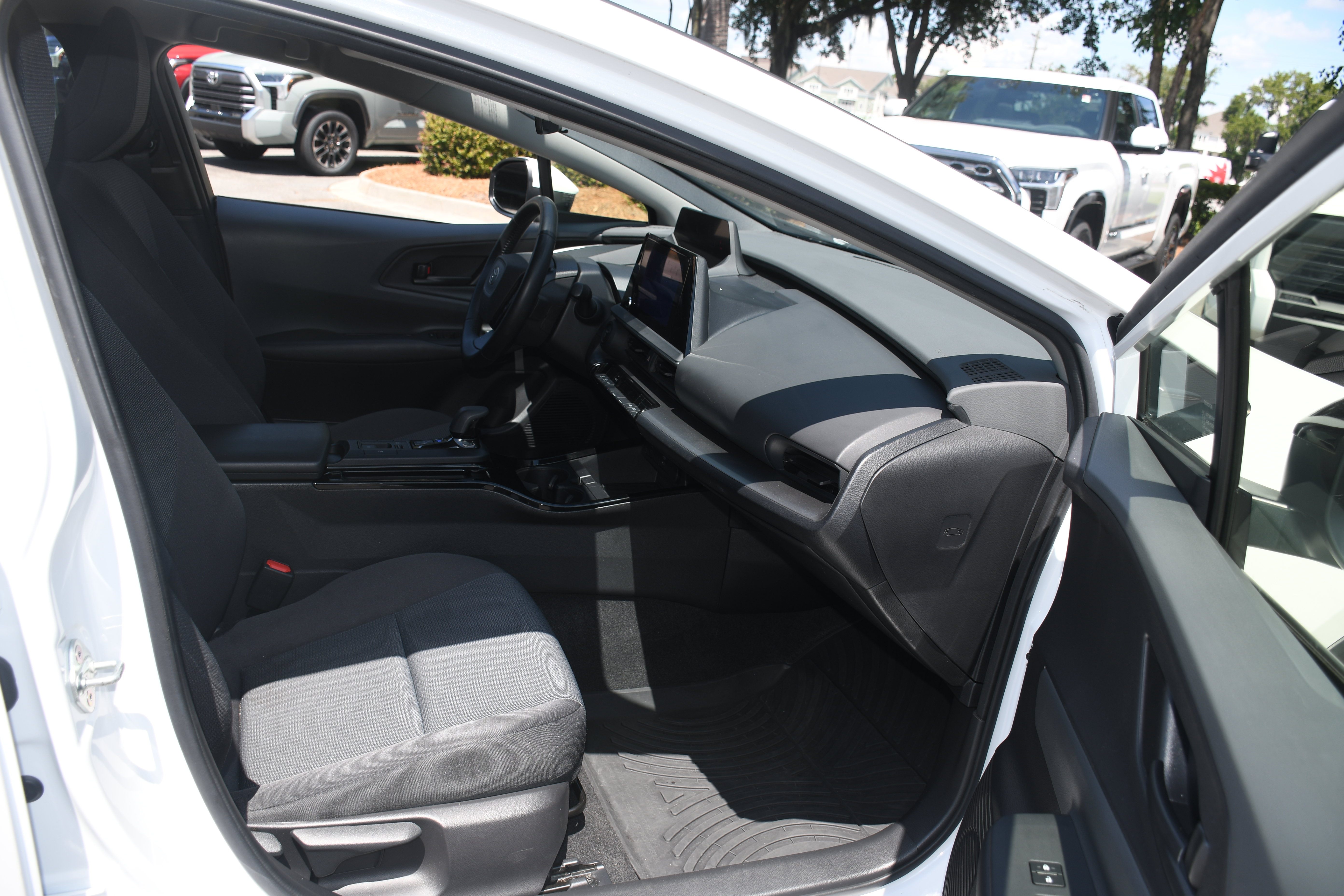Certified 2024 Toyota Prius LE AWD/4WD image 19