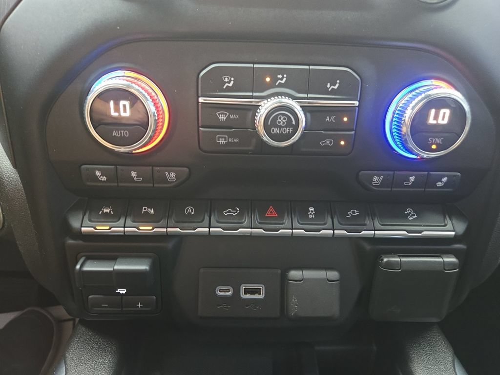 Used 2020 GMC Sierra 1500 AT4 w/ AT4 Premium Package AWD/4WD image 28