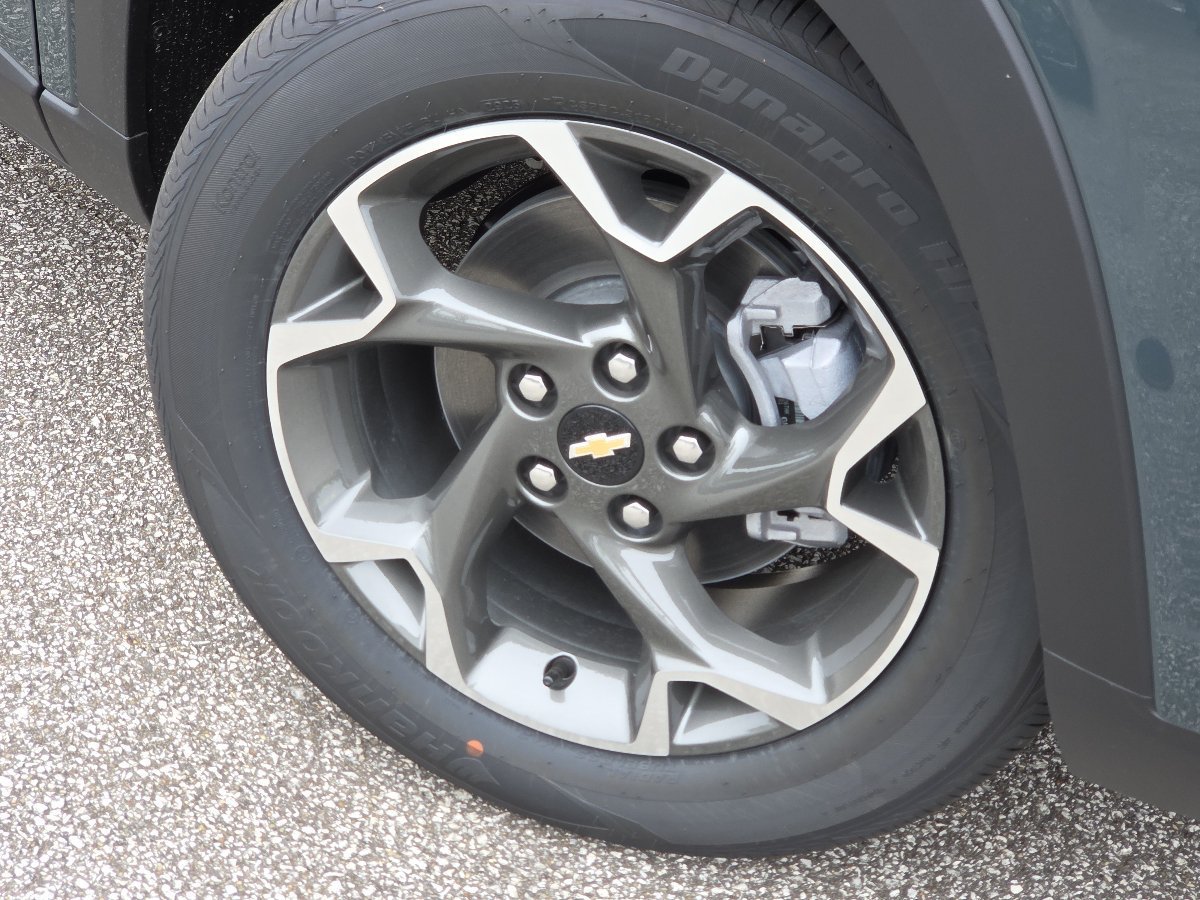 New 2026 Chevrolet Trax LT w/ Driver Confidence Package FWD image 12