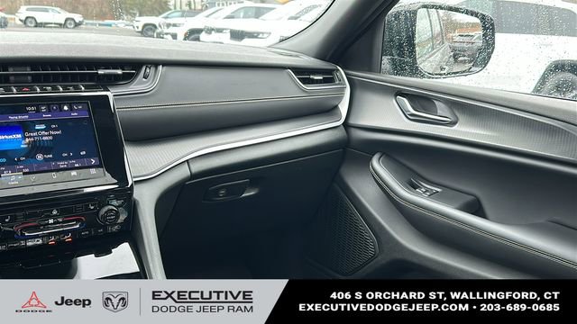 Used 2024 Jeep Grand Cherokee Altitude image 25
