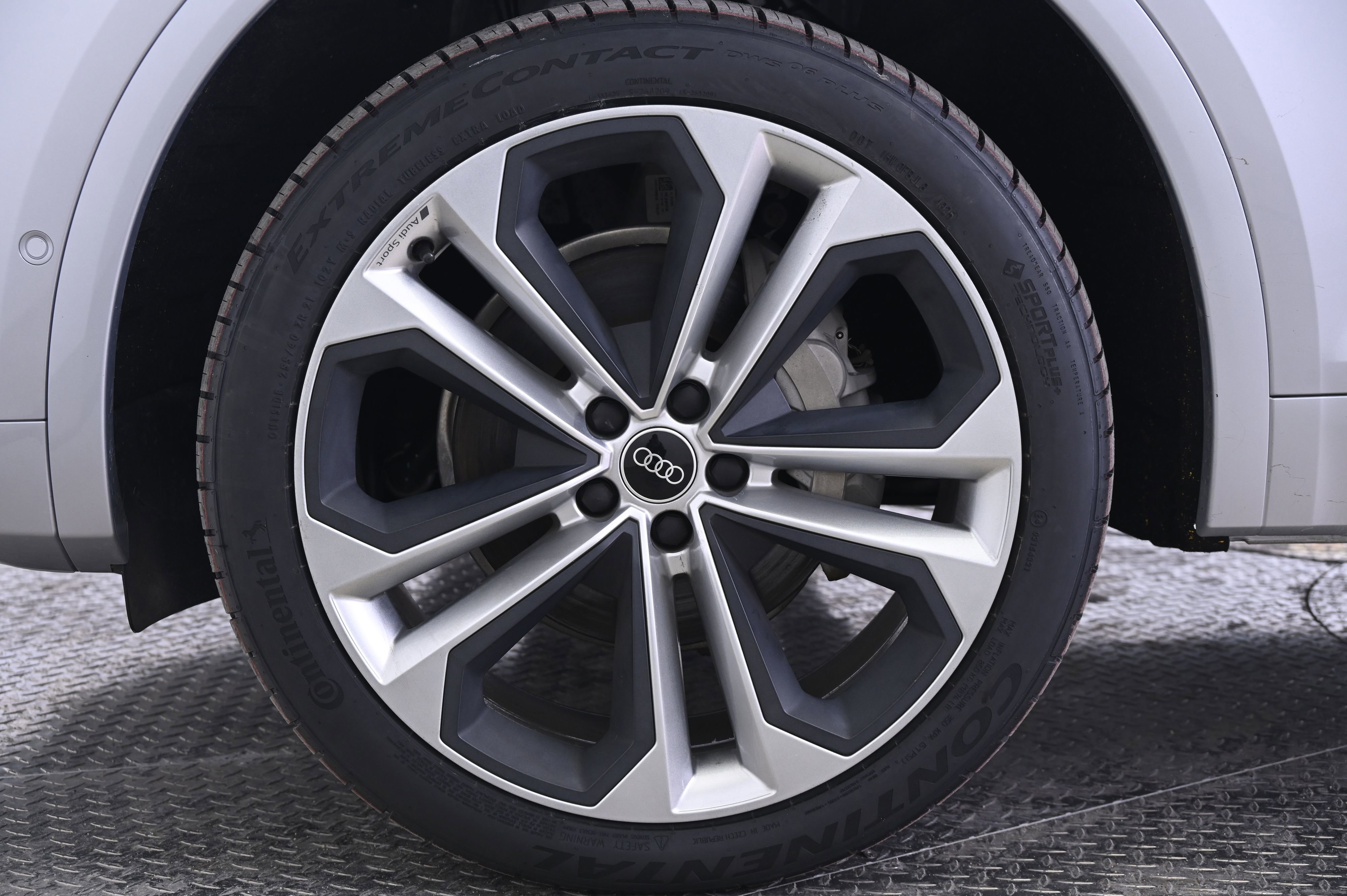 Used 2023 Audi Q5 2.0T Prestige w/ Prestige Package image 11