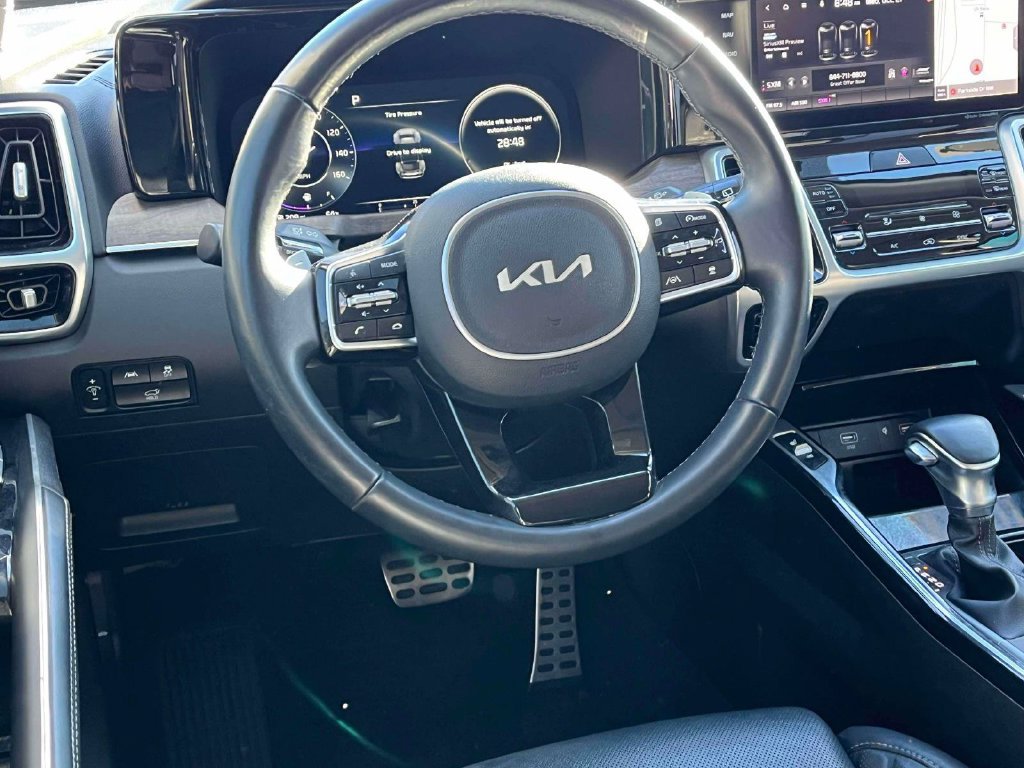 Used 2022 Kia Sorento SX Prestige AWD/4WD image 2
