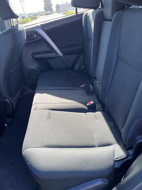 Used 2018 Toyota RAV4 LE w/ Carpet Mat Package AWD/4WD image 10