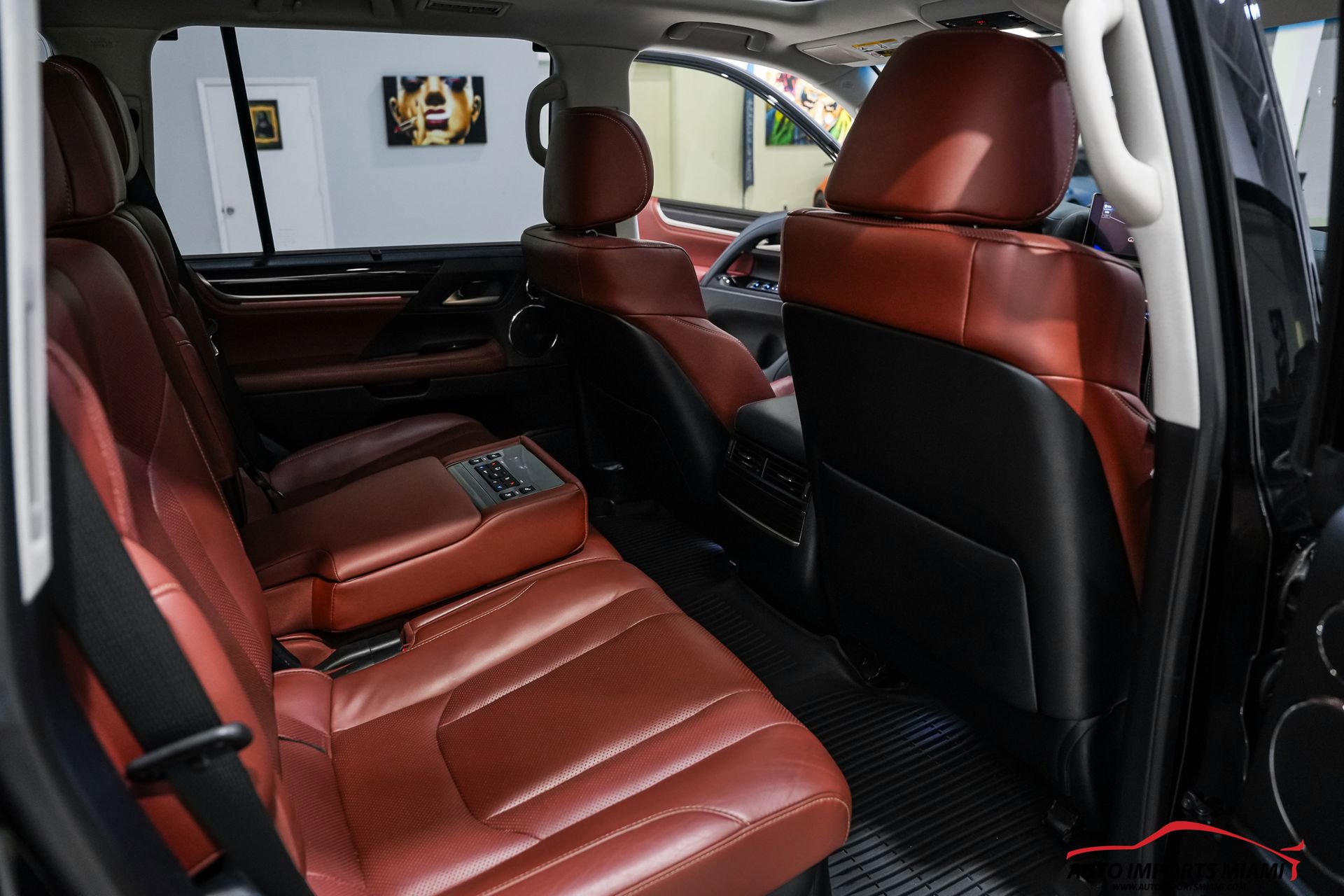 Used 2021 Lexus LX 570 4WD w/ Luxury Package image 10