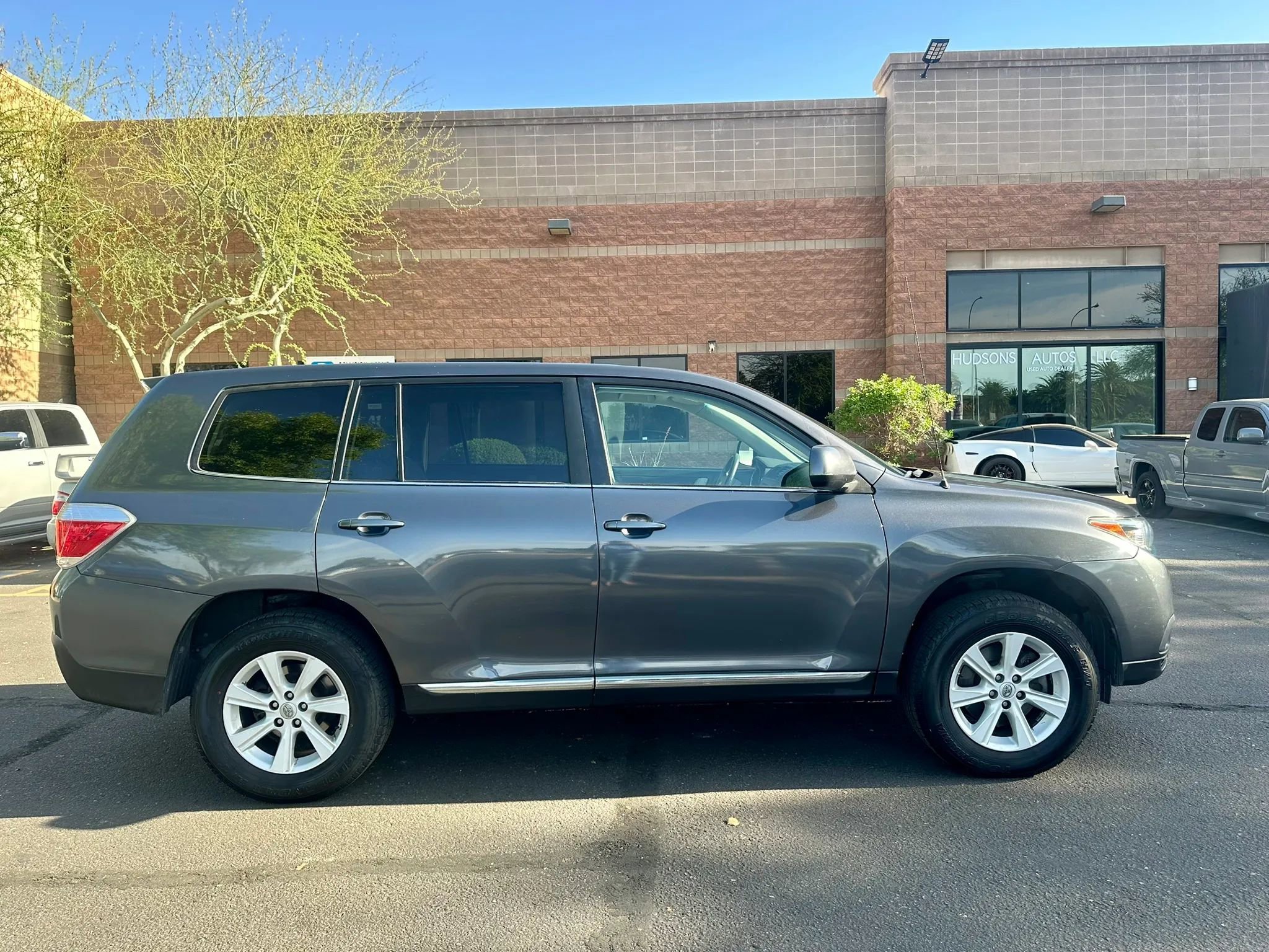 Used 2012 Toyota Highlander FWD image 5