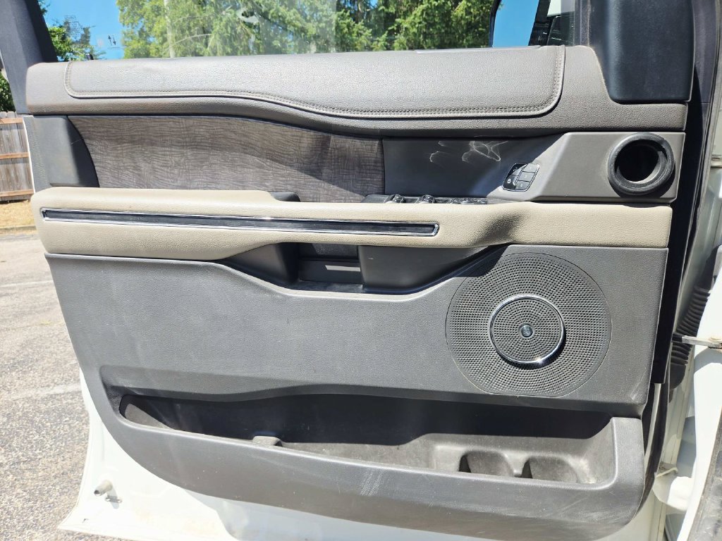 Used 2021 Ford Expedition Limited AWD/4WD image 36