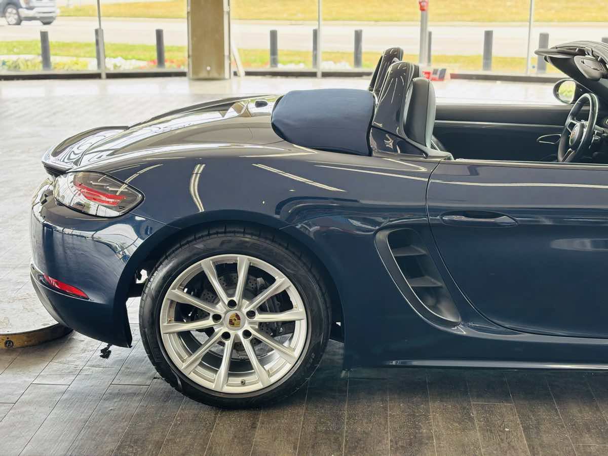 Used 2019 Porsche 718 Boxster RWD image 6